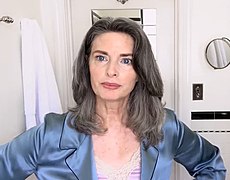 Joan Severance dans le rôle de Marian.