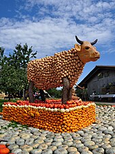 Sculpture de vache en courges