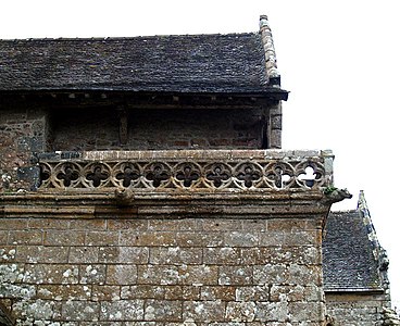 La secrétairerie, au-dessus du porche.