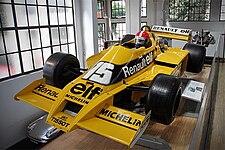 ルノー初のF1マシン、RS01。F1では初めてのターボチャージャー搭載車でもある。