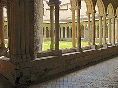 Le cloître.