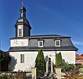 Kirche mit Ausstattung, Kirchhof und Einfriedung