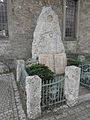 Kriegerdenkmal in Vollersroda vor der Kirche