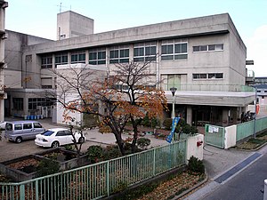 高安西小学校校舎