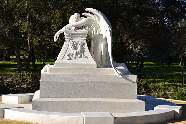 Angel of Grief statue at Stanford University, profile view.