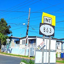 Northern terminus of PR-819 at PR-863 junction in Candelaria barrio
