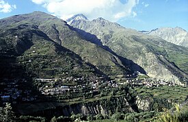 Vista de Keylong desde o mosteiro de Kardang