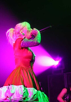 Yhtyeen laulaja Maria Brink