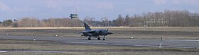 Mirage F1-CT atterrissant sur la base, en 2005.