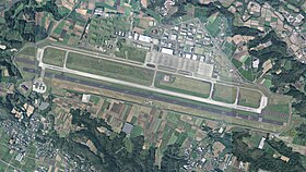 新田原飛行場の空中写真（2020年） 国土交通省 国土地理院 地図・空中写真閲覧サービスの空中写真を基に作成