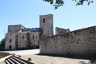 Vue de l'église martyre en 2022.