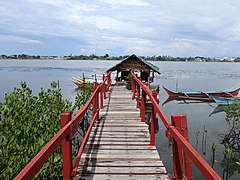 Paraiso Mangrove Eco Learning Park boardwalk, floating cottage