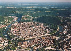 The old city of Besançon in the oxbow of the Doubs River