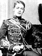 Churchill i husaruniform i februari 1895.