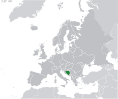 Gult - den fullständiga juridiska territoriet RBiH. Vitt - territorium som kontrolleras av regeringen vid någon tidpunkt under Bosnienkriget (1992-1995).