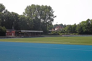 Blick auf die Haupttribüne