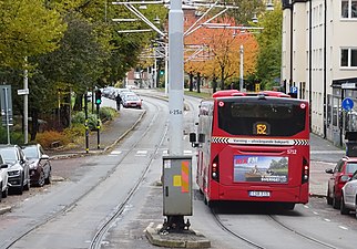 Buss 152 på Gröndalsvägen, 2020.