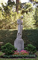 Statue in Stadtfriedhof, Hanover