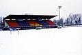 Vista verso la tribuna dello stadio nel 1997, dopo un'abbondante nevicata