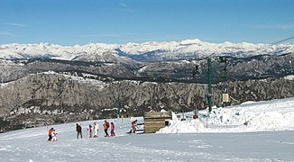 Vue sur la chaîne des Alpes depuis le sommet.