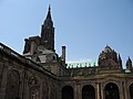 La cattedrale dal cortile del palazzo.