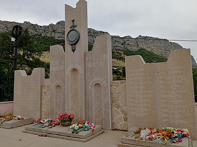 Памятник односельчанам, погибшим в Первой карабахской войне