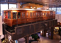 Originalfahrzeug der Liverpool Overhead Railway im Museum of Liverpool