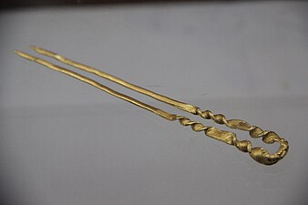 Ming dynasty gold hairpin