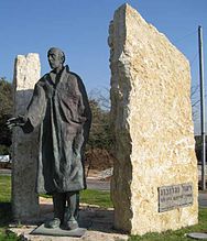 Statue de Raoul Wallenberg dans la rue Wallenberg à Tel-Aviv (Israël).