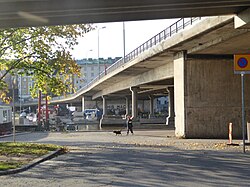 Silta kuvattuna itäpuolelta vuonna 2020.