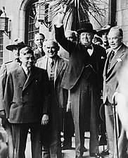 Churchill och William Lyon Mackenzie King med kanadensiska ministerrådet på Château Frontenac under Andra Quebeckonferensen 1944.