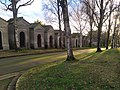 Allée au sud du cimetière.