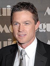 Eric Close dans le rôle du Lieutenant Jacobsen.