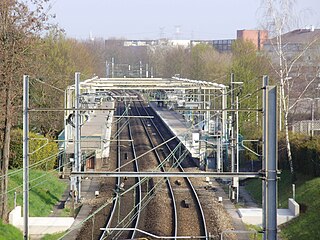 Vue des quais depuis le pont du boulevard de la Malvoisine, à l'ouest de la gare.