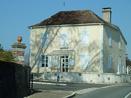 The town hall of Laà-Mondrans
