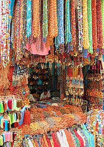 دُكَّان لبيع الخرز في مدينة الصُويرة في المغرب