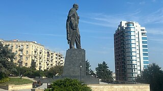 Estatua de Nəriman Nərimanov en Bakú (Azeirbayán)