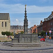 La fontaine perron situé sur la grand'place.