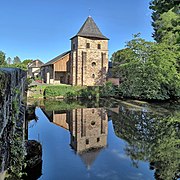 L'église et son reflet sur la Vézère.