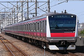 京葉線を走行する5000番台、10両固定編成 （2021年3月17日 新習志野駅）