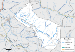 Carte en couleur présentant le réseau hydrographique de la commune