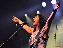 Kristen Henderson performing with Antigone Rising in 2016