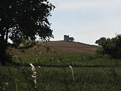 Le moulin à vent désaffecté.