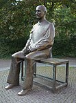 Monument à la mémoire de Bertolt Brecht devant le Berliner Ensemble.