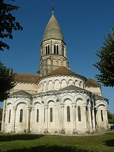 Die Kirche Saint-Maurice mit ihrem charakteristischen Turm