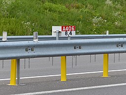 Plaquette E52c sur l'autoroute A406.