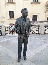 Statue à Santa Margherita di Belice.