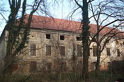 Facade of the Poznanovec manor