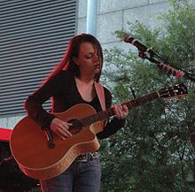Mindy Smith performing in 2005