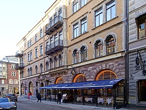 Fasad mot Mäster Samuelsgatan.